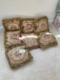 1i Lot Of Tapestry Style Pillows