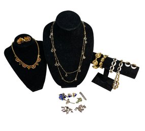 Vintage Costume Jewelry Lot Necklace Earring Bracelet Sets Fly Form Crystal Pendants Etc