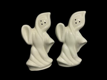 Pair Of Vintage Porcelain Ghost Salt And Pepper Shakers Set Halloween Decor Kitsch