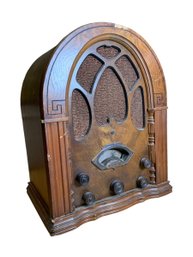 Antique Silvertone All Wave Super-Heterodyne Cathedral Tube Radio