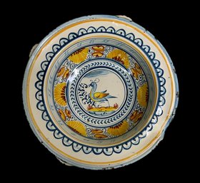 Large Vintage Italian Or French Faience Pottery Barbers Bowl 14.5 Inches In Diameter