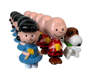 Fifteen Charles Schulz Peanuts 1960s New Old Stock Pocket Figures Lucy Charlie Brown Snoopie United Features