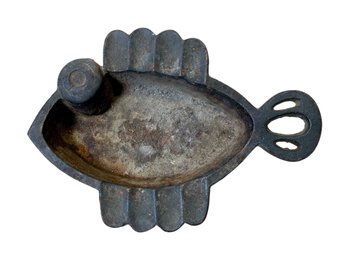 Vintage Cast Iron Metal Fish Ash Tray