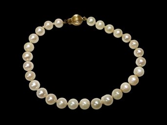 Pearl And 14K Gold Clasp Bracelet