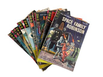 Lot Of Ten Vintage 1960s Gold Key Comics Including Bugs Bunny Walt Disney Scarecrow Space Family Robinson