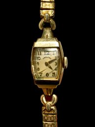 14K Gold And Diamond Hamilton 1940s Ladys Wristwatch 17 Jewels