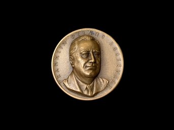 .Franklin D Roosevelt Bronze Medallion Paperweight