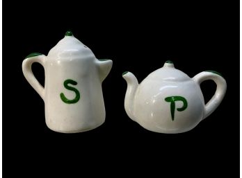 Vintage Porcelain Tea And Coffee Pot Salt And Pepper Shakers