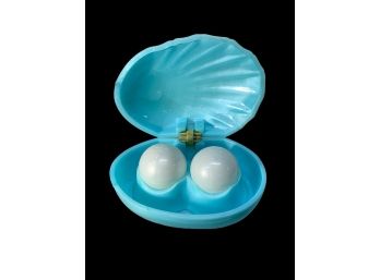 Vintage Novelty Plastic Or Celluloid Pearls In The Shell Salt And Pepper Shakers