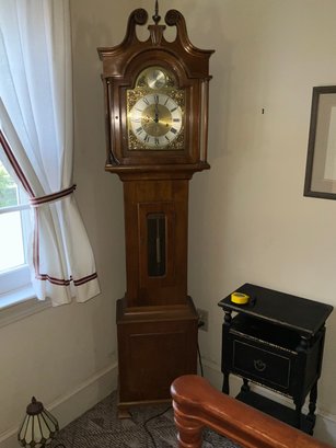 Daneker Floor Clock Million-rutherford Co Style 66 Grandmother Clock