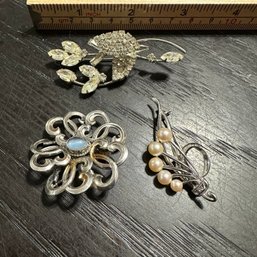 Lot Of 5 Silver Tone Brooches / Pins