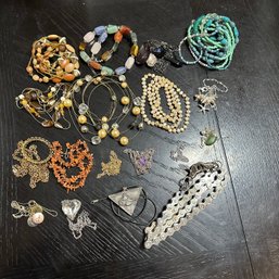 Large Assorted Necklace Lot