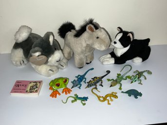 Vintage Plush Toys And Plastic Lizards