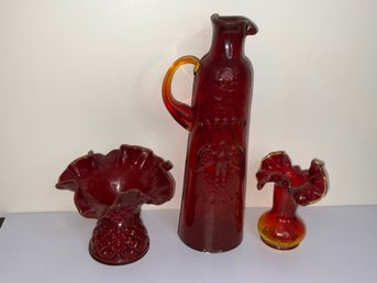 Vintage Red And Ruby Glasswarewith Crackle Glass And American Eagle