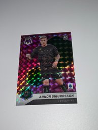 Arnor Sigurdsson 2021-22 Mosaic Pink Prizm Soccer Card /25