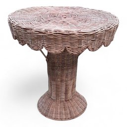 Adorable Round Wicker Side End Table With Scalloped Edge, New