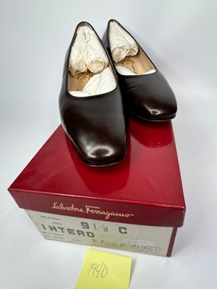 Vintage Salvatore Ferragamo Intero Brown Closed Toe Shoes Womens Size 9.5 Italy