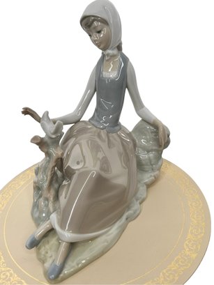 Vintage Lladro Shepherdess Girl With Dove