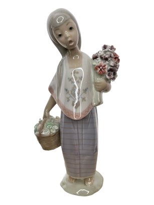 Vintage Lladro Girl With Apple Basket And Flower Bouquet