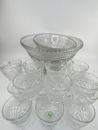 Anchor Hocking Double Punch Bowl With 18 Glasses