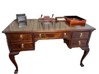 Sligh Chippendale Style Writing Desk With 4 Drawers And 3 Inlaid Panels