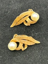 Marked 14k Gold Clip On Earrings With Pearls