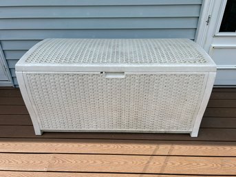 Suncast White Out Door Deck Box