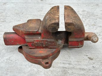 Dunlap 5244 Red Anvil Bench Vise