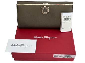Salvatore Ferragamo Mercurio Pebble Wallet- Calf Leather In Box With Tags