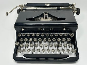 Vintage Royal Manual Black Typewriter