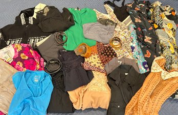 Lot Of Women's Size SMALL Clothing #3526