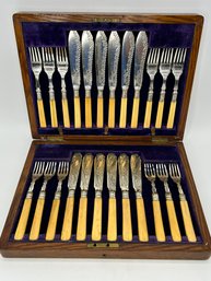 Vintage Mappin Bros  Or Sheffield 24 Piece Silver Plated Fish Cutlery Set In Walnut Case Service For 12