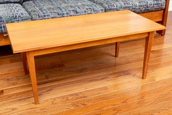 Minimalist Mid-Century Modern Style Coffee Table