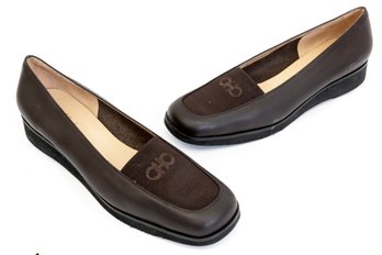 Pair Of Salvatore Ferragamo Leather Loafers Size 10.5