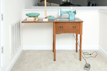 Antique White Zig Zag Sewing Machine Table