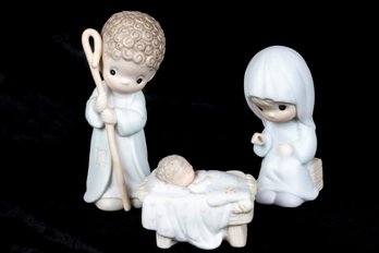 Precious Moments 'Come Let Us Adore Him' Nativity Set