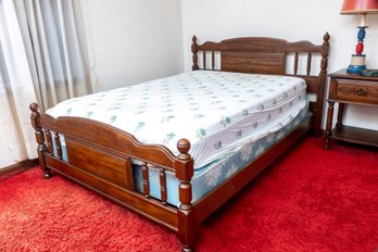 Queen Size Antique Column Bed