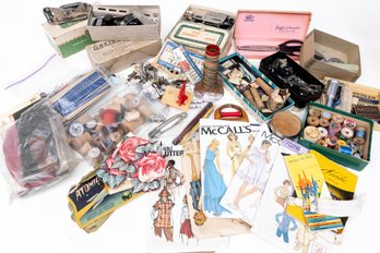 Large Collection Of Vintage Sewing Machine Parts & Materials