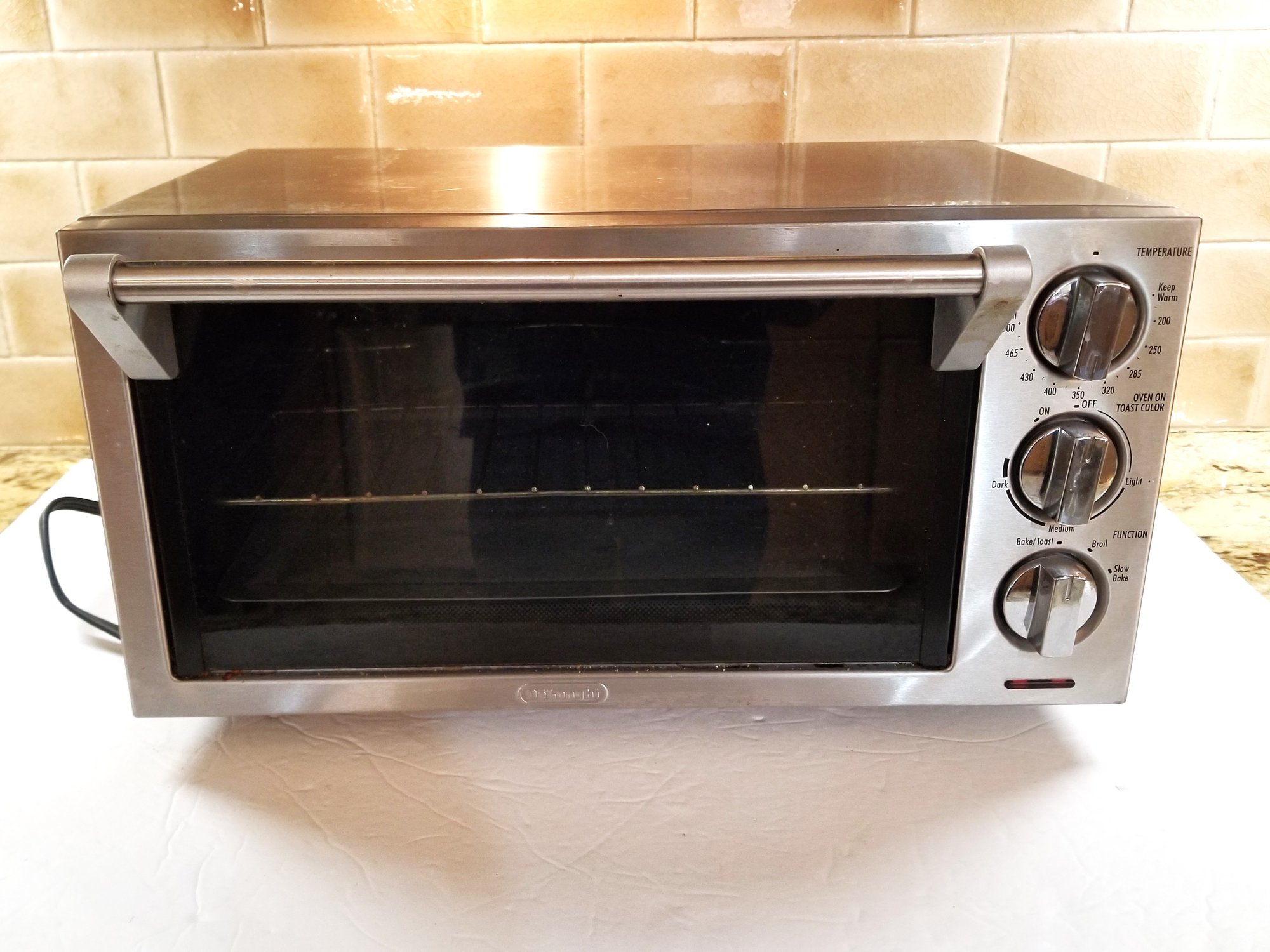 DeLonghi EO1260 StainlessSteel Toaster Oven With Broiler 1796799