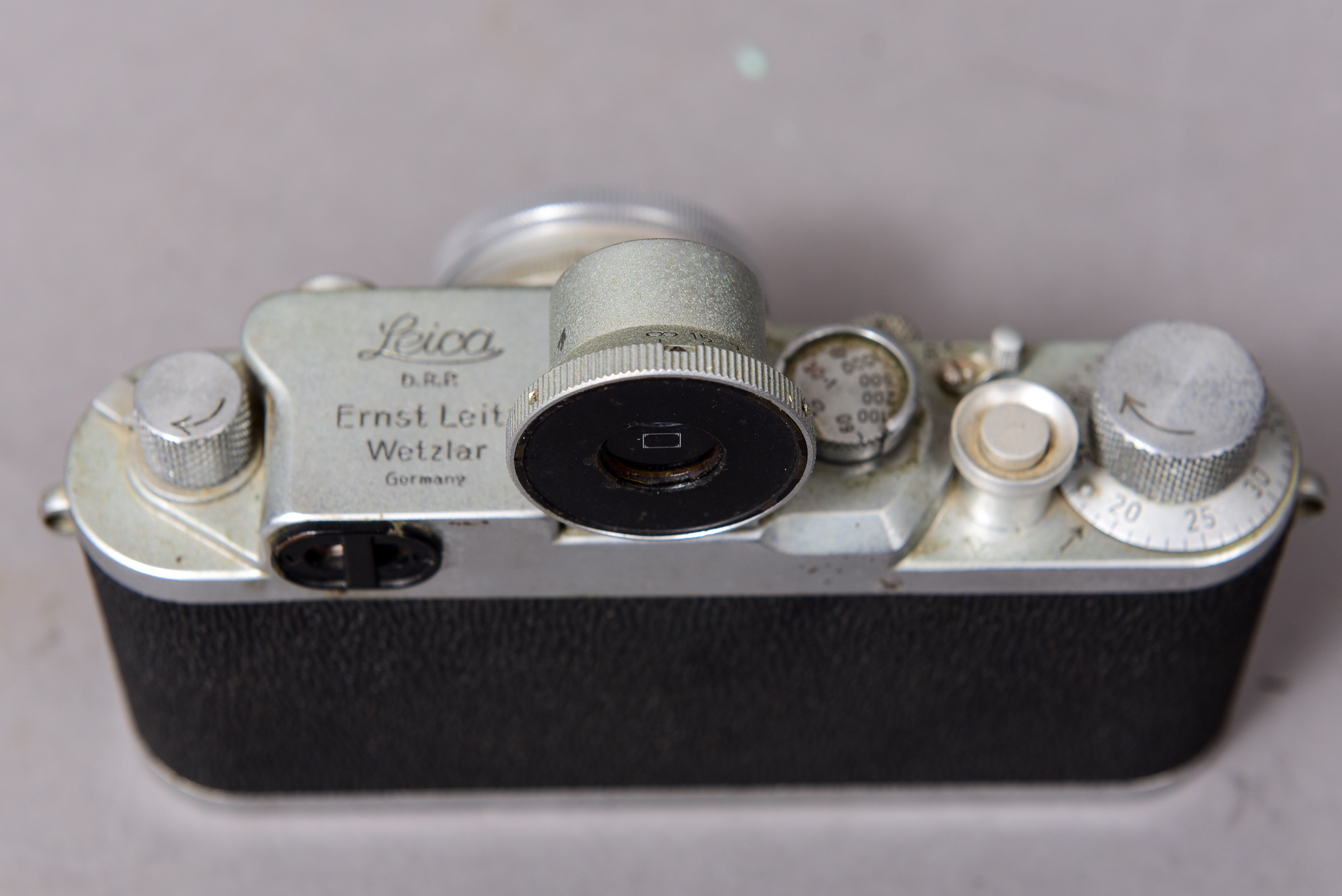 Leica D.R.P Ernst Leitz Wetzlar Germany Camera And Ernst Leitz Wetzlar  Summitar Lense #40691856 | Auctionninja.com