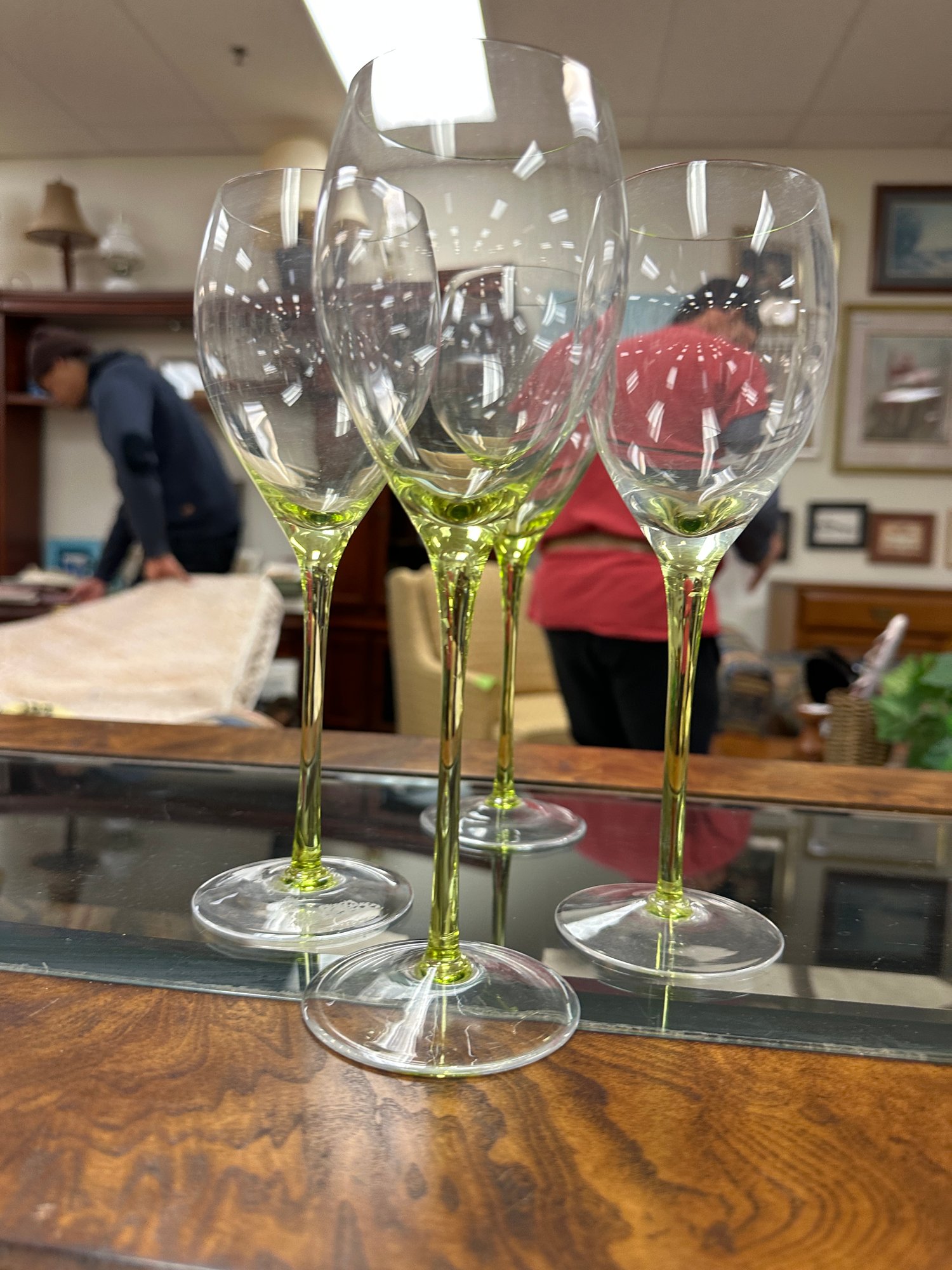 Set Of 4 Lime Green Stemmed Wine Glasses 40773792