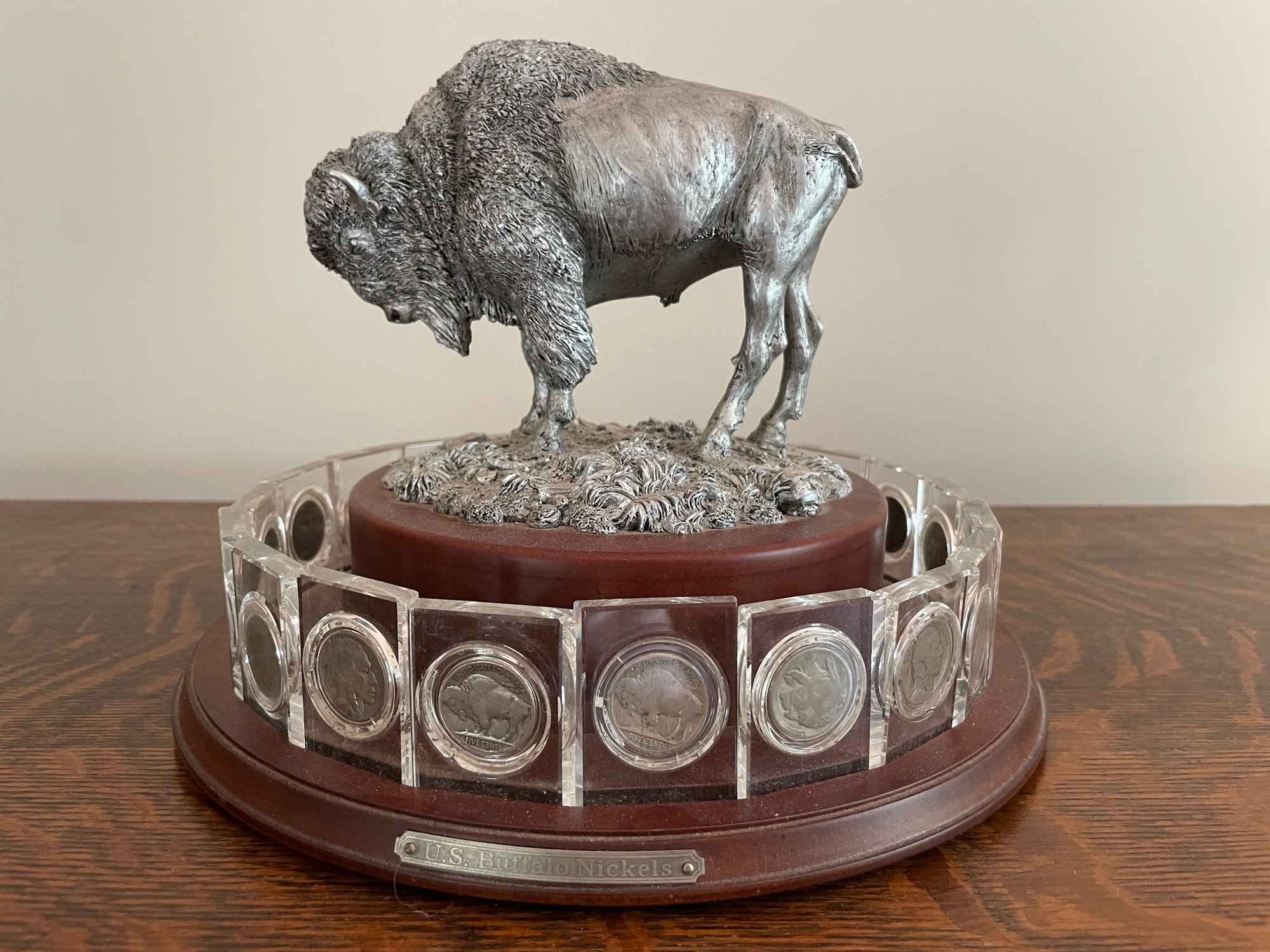 Danbury Mint Buffalo Nickel Crystal Collection , 20 Coins Rotating Statue  Display. #1497948 | Auctionninja.com