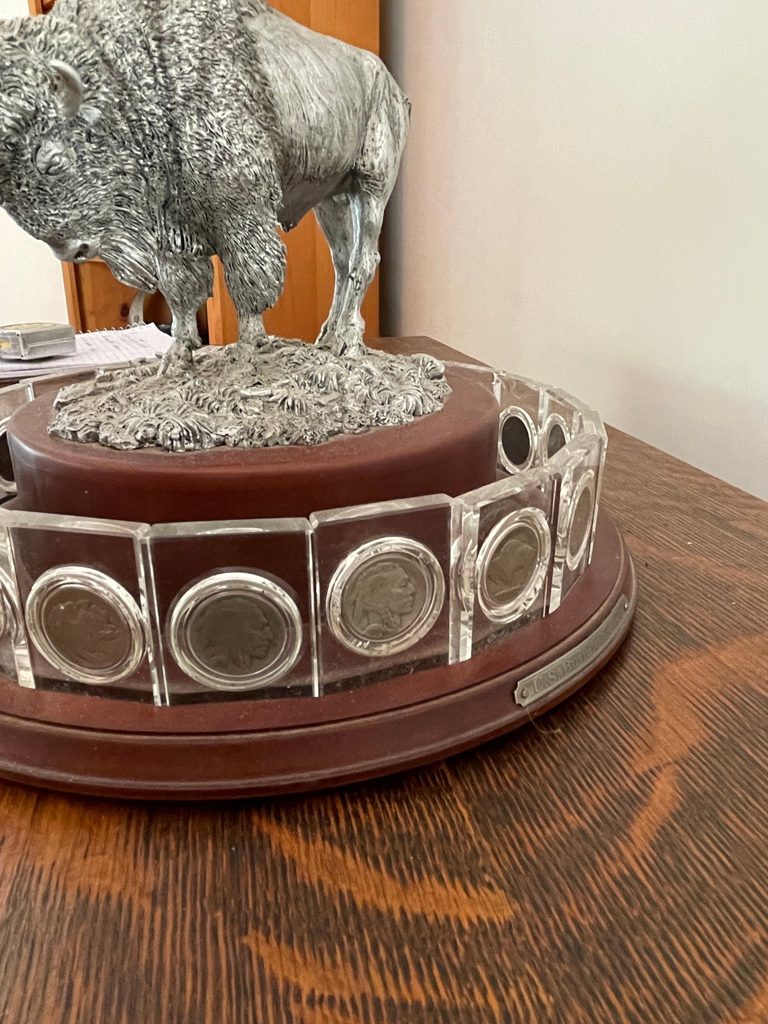 Danbury Mint Buffalo Nickel Crystal Collection , 20 Coins Rotating Statue  Display. #1497948 | Auctionninja.com