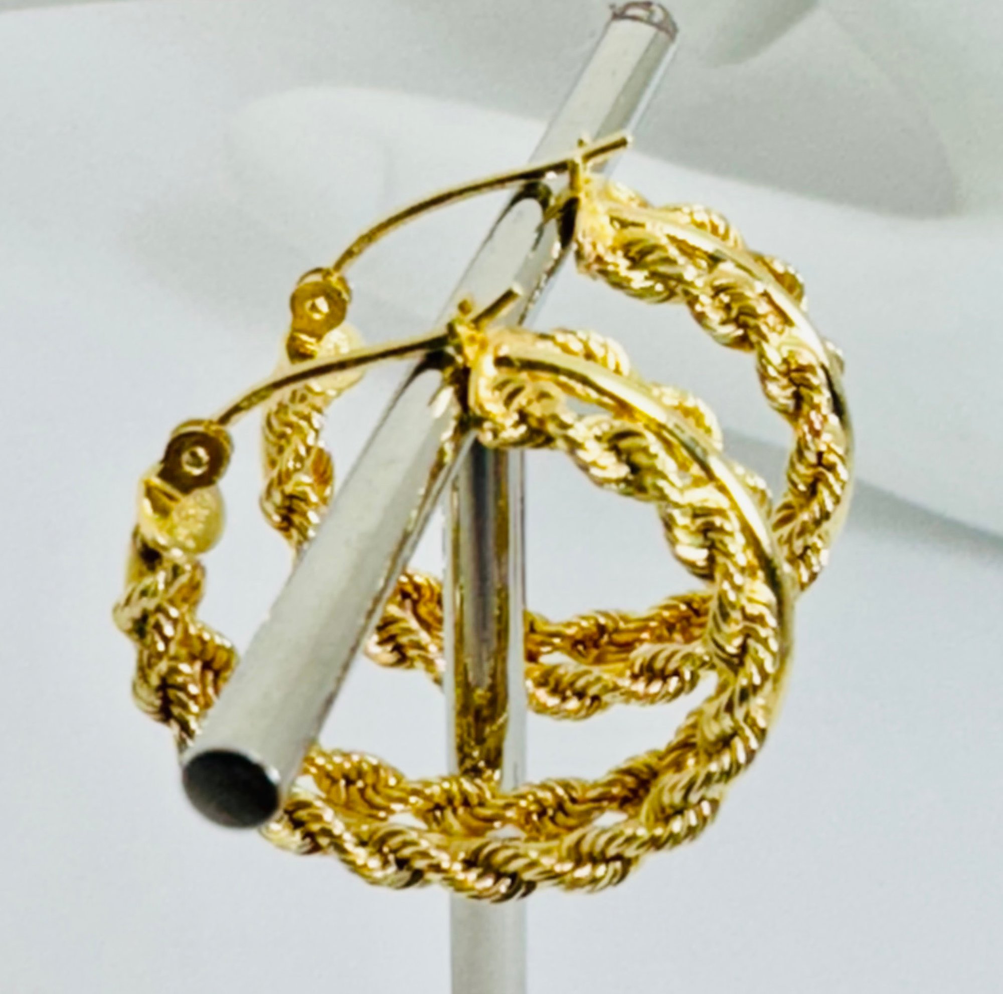 14k Gold Twisted Rope Hoop Earrings #1817535 | Auctionninja.com