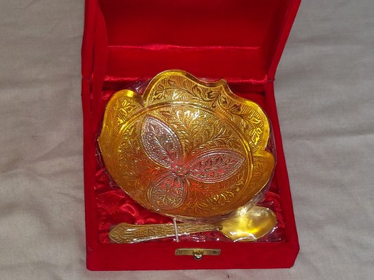Gold Platted Bowl With Spoon