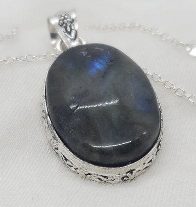Silver Plated 18' Necklace With A Lovely Labradorite Pendant 1 1/8' X 3/4'