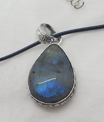 16 - 18' Rope Necklace With A 1 1/8' X 3/4' Labradorite Pendant