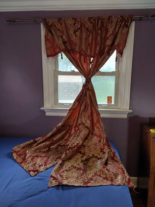 2 DECORATIVE CURTAIN RODS WITH ATTACHED CURTAINS