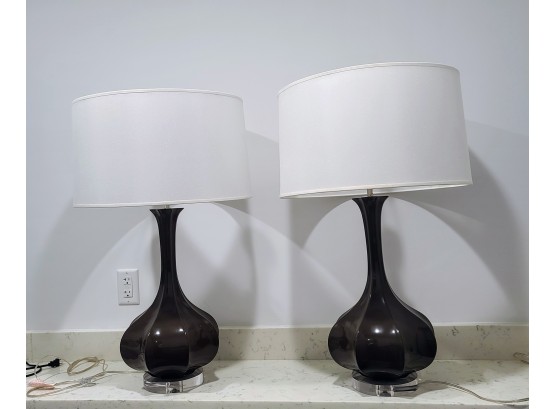 A Pair Of Chocolate Ceramic Modern Table Lamps