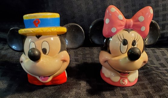 Wonderful Set Of Mickey And Minnie Mouse Salt And Pepper Shakers